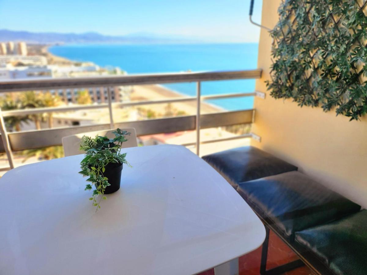 Apartamento Torre De La Roca Actual توريمولينوس المظهر الخارجي الصورة